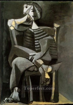 パブロ・ピカソ Painting - 男が座って編み物ストライプ 1939 年キュビズム パブロ・ピカソ